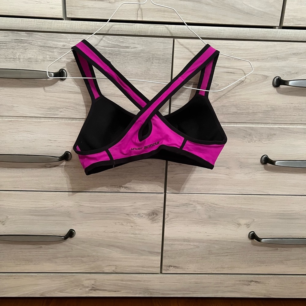 UNDER ARMOUR PADDED BRA SIZE 32B - Picture 4 of 5
